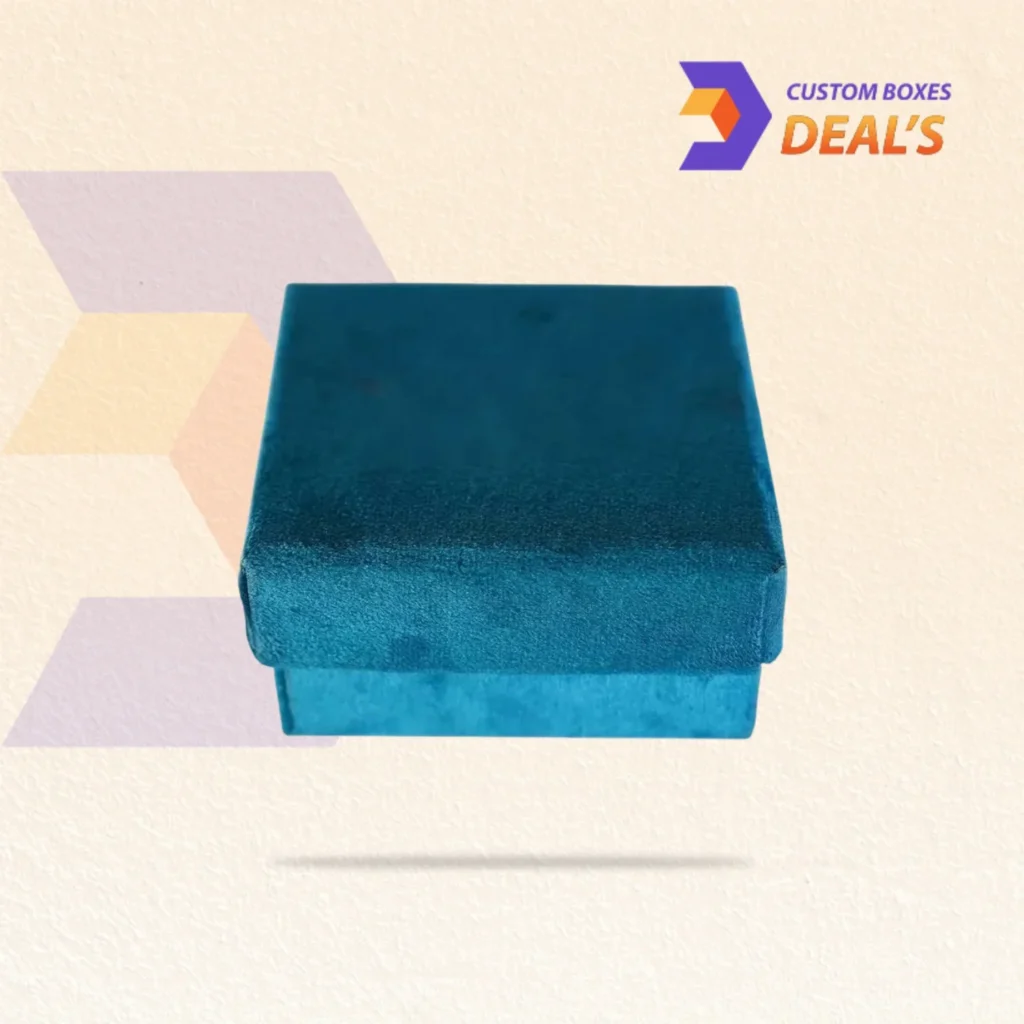 Velvet boxes with lids featuring luxurious textures and elegant designs for premium gift packaging.